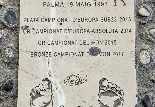 Targa dedicata a Melani Homar Mayol a Palma