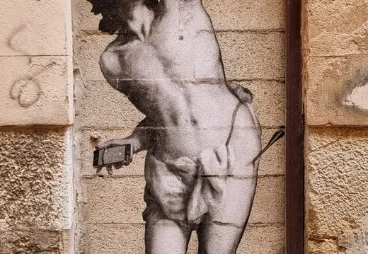 Mural de una mujer en blanco y negro en Palma