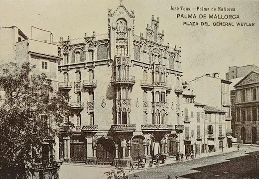 Plaça Weyler and the Gran Hotel, ca. 1910