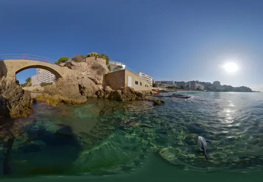 Costa rocciosa a Cala Major