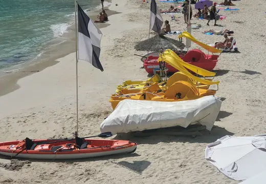 Pedal Boote auf Illetes Beach