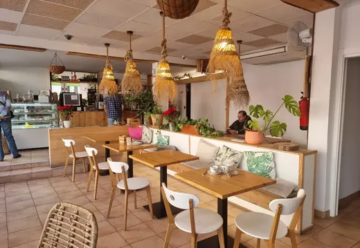 Café Sitzbereich in Cala Major
