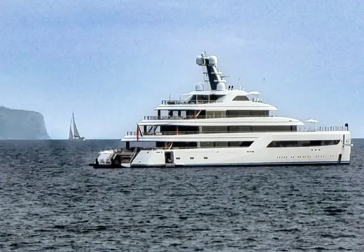 El superyate Zen frente a Cala Major