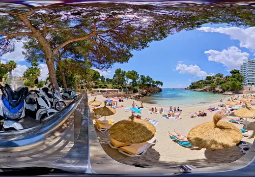 Strand- und Strandgebäude auf Mallorca
