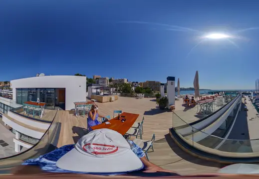 Terrasse mit Blick auf Port Calanova