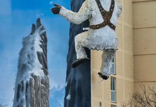 Boro the Yeti a Sol Katmandu